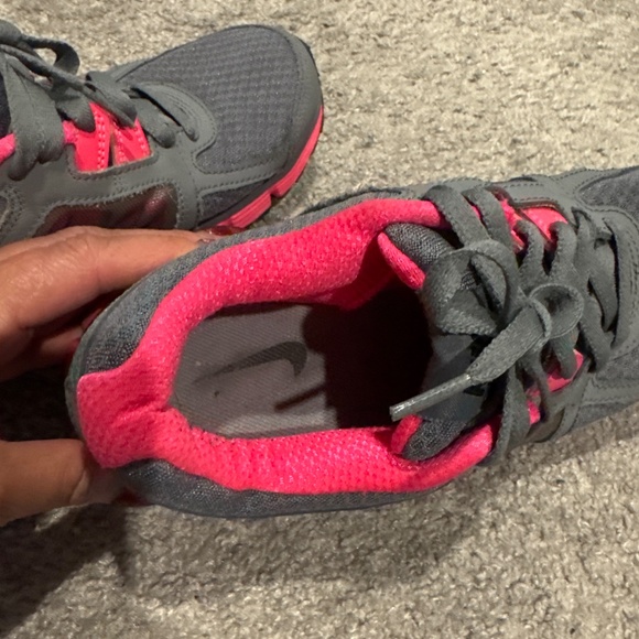 Shoes - Picture 5 of 5